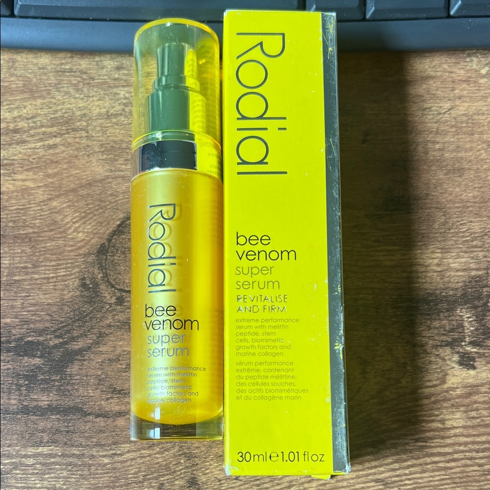 Rodial Bee Venom Super Serum - Vibrant Yellow